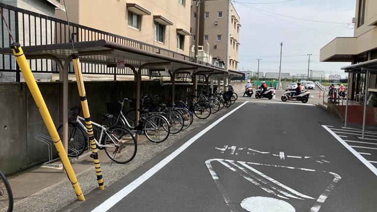 自転車駐輪場